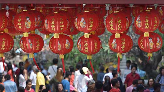 攜手相伴，為#沒有回家過年的他們#點(diǎn)贊~